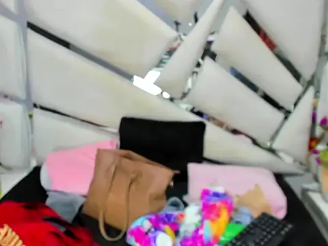 Snapshot of _EmilySquirt chatting on 02/13/26, 01:33 EmilySquirt online show from 02/13/26, 01:33