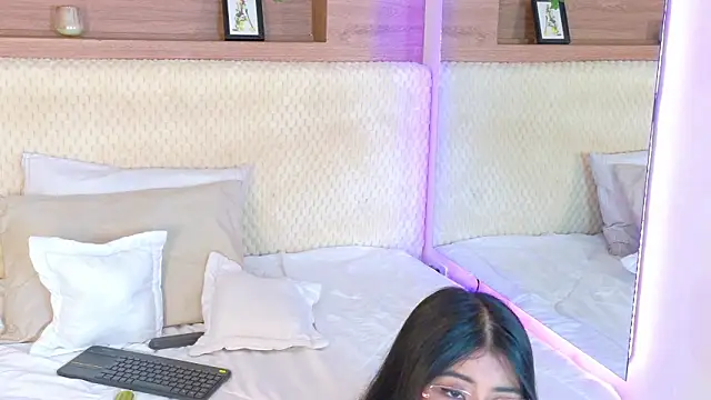 VioletBloomm online show from 02/28/26, 11:43