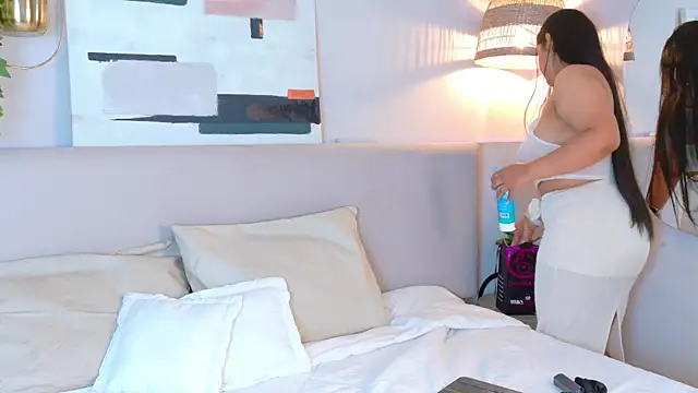 VioletBloomm online show from 02/08/26, 01:20