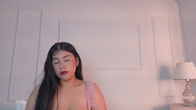 VioletBloomm online show from 04/12/26, 01:36