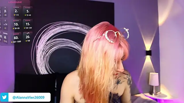 AlannaViera online show from 04/22/26, 12:12