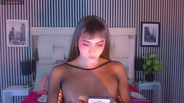 Snapshot of Sophia_Valentina chatting on 02/09/26, 12:47 Sophia Valentina online show from 02/09/26, 12:47