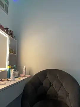 Snapshot of Just-Lilly chatting on 03/23/26, 01:33 Just-Lilly online show from 03/23/26, 01:33