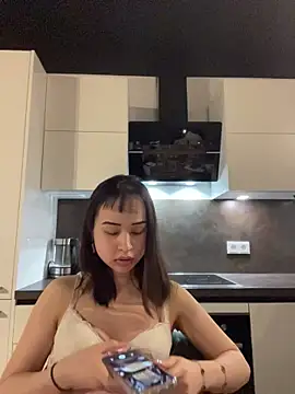 Snapshot of Just-Lilly chatting on 03/27/26, 01:01 Just-Lilly online show from 03/27/26, 01:01