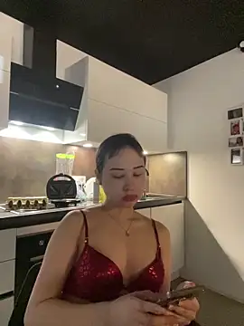 Snapshot of Just-Lilly chatting on 03/07/26, 12:43 Just-Lilly online show from 03/07/26, 12:43