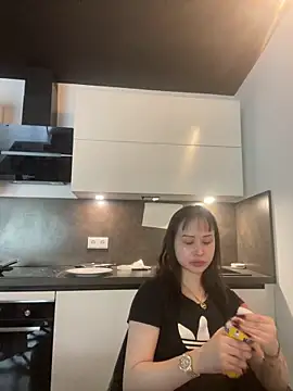 Snapshot of Just-Lilly chatting on 05/19/26, 05:53 Just-Lilly online show from 05/19/26, 05:53