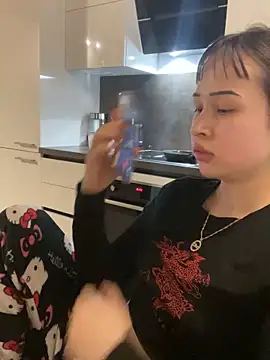 Snapshot of Just-Lilly chatting on 04/11/26, 07:50 Just-Lilly online show from 04/11/26, 07:50