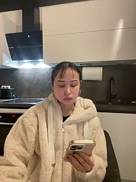 Snapshot of Just-Lilly chatting on 04/30/26, 10:47 Just-Lilly online show from 04/30/26, 10:47