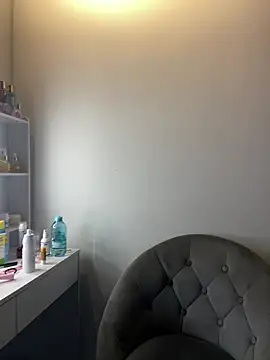 Snapshot of Just-Lilly chatting on 04/28/26, 05:17 Just-Lilly online show from 04/28/26, 05:17
