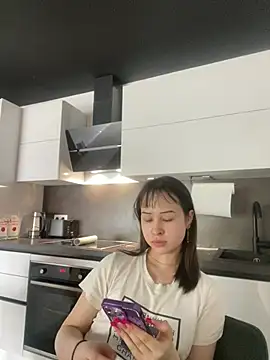 Snapshot of Just-Lilly chatting on 05/11/26, 02:40 Just-Lilly online show from 05/11/26, 02:40