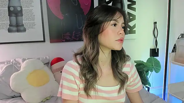 Snapshot of Hey_lucy__ chatting on 04/29/26, 11:25 Hey lucy online show from 04/29/26, 11:25