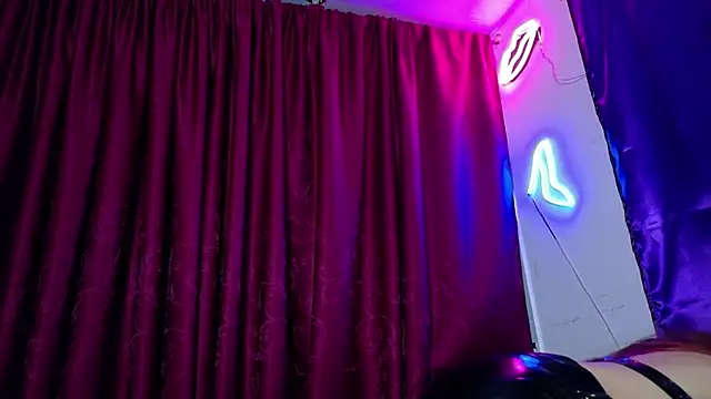 MadLustt online show from 06/08/26, 10:32