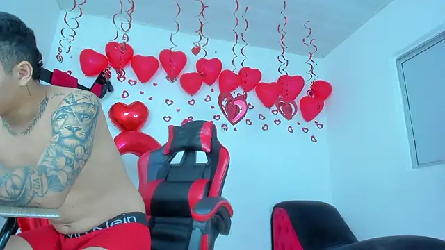 Snapshot of Steven_and_Camilo18 chatting on 02/14/26, 11:32 Steven and Camilo18 online show from 02/14/26, 11:32