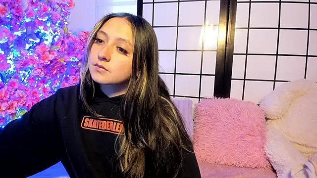 Snapshot of Giselle_Laurens_ chatting on 07/14/26, 10:05 Giselle Laurens online show from 07/14/26, 10:05