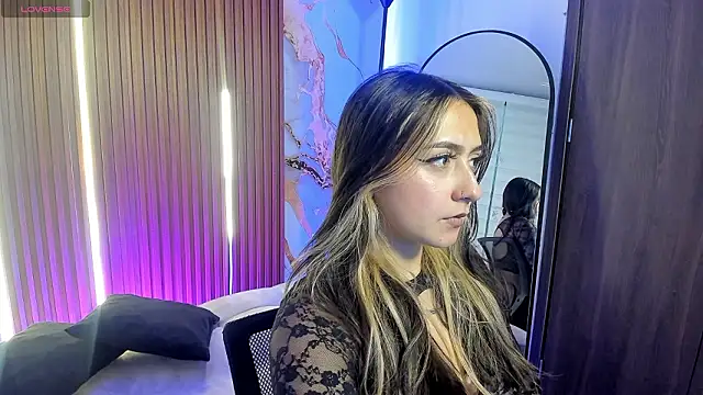 Snapshot of Giselle_Laurens_ chatting on 03/06/26, 09:32 Giselle Laurens online show from 03/06/26, 09:32