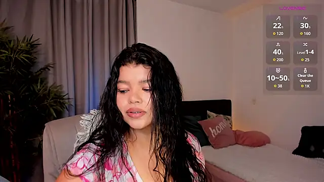 Snapshot of moonhelen chatting on 02/13/26, 12:10 moonhelen online show from 02/13/26, 12:10