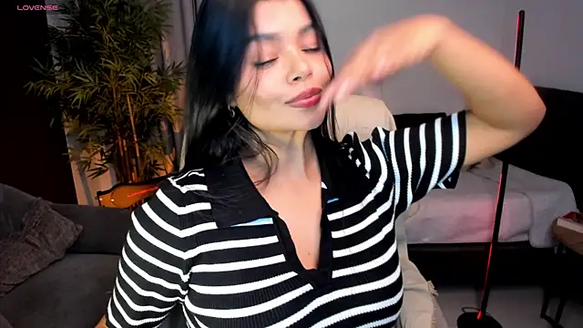 Snapshot of moonhelen chatting on 06/15/26, 03:07 moonhelen online show from 06/15/26, 03:07