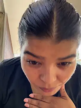 Snapshot of moonhelen chatting on 05/26/26, 06:28 moonhelen online show from 05/26/26, 06:28