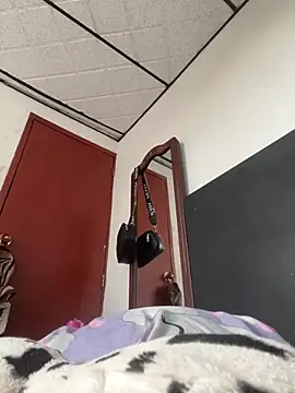 CarolineFyre online show from 04/23/26, 12:11