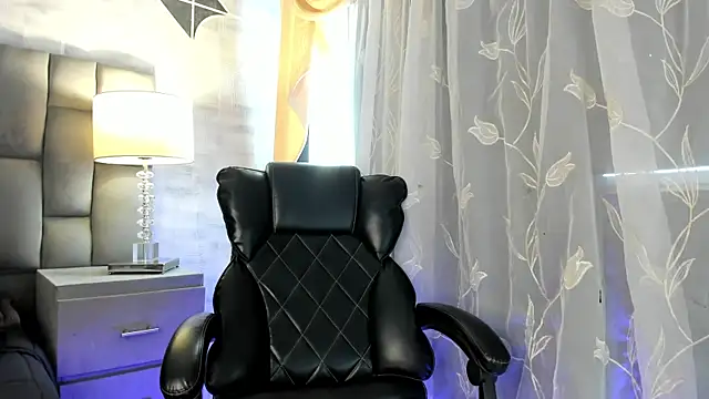 CarolineFyre online show from 05/01/26, 02:11