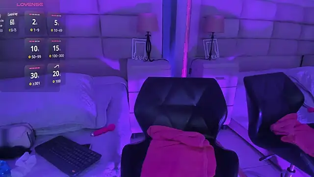 Snapshot of CarolineFyre chatting on 02/28/26, 04:06 CarolineFyre online show from 02/28/26, 04:06