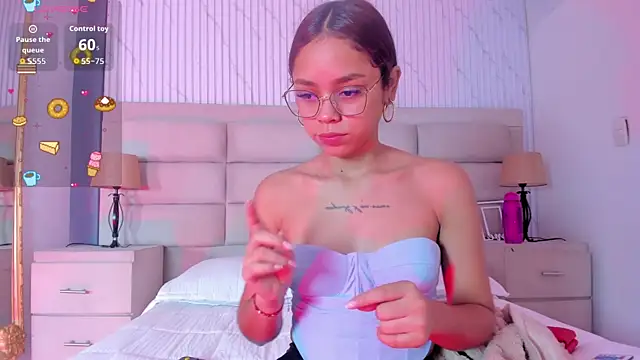 Snapshot of CarolineFyre chatting on 02/24/26, 12:39 CarolineFyre online show from 02/24/26, 12:39