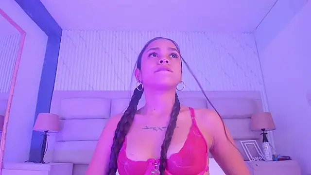 Snapshot of CarolineFyre chatting on 02/22/26, 05:10 CarolineFyre online show from 02/22/26, 05:10