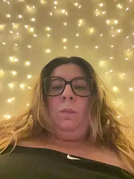 Snapshot of JasmineGlow7 chatting on 04/22/26, 10:27 JasmineGlow7 online show from 04/22/26, 10:27