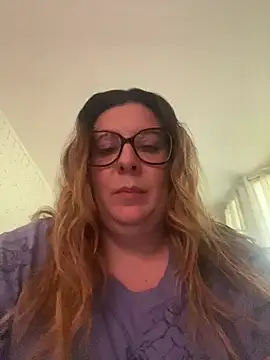 Snapshot of JasmineGlow7 chatting on 04/19/26, 05:25 JasmineGlow7 online show from 04/19/26, 05:25