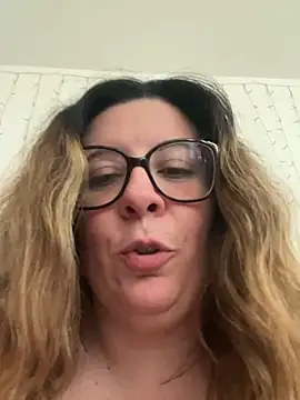 Snapshot of JasmineGlow7 chatting on 05/30/26, 10:54 JasmineGlow7 online show from 05/30/26, 10:54