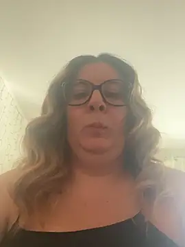 Snapshot of JasmineGlow7 chatting on 03/24/26, 03:12 JasmineGlow7 online show from 03/24/26, 03:12