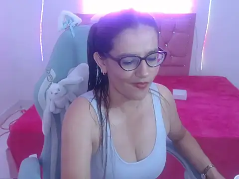 Snapshot of snowhot-69 chatting on 02/09/26, 12:08 snowhot-69 online show from 02/09/26, 12:08