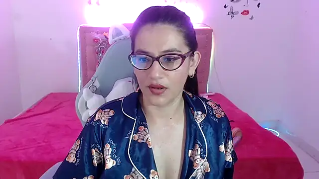 snowhot-69 online show from 05/12/26, 09:04