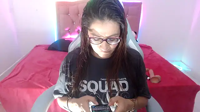 snowhot-69 online show from 03/30/26, 12:34