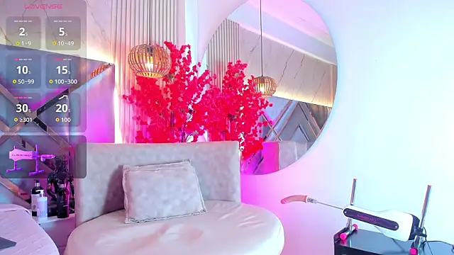 Snapshot of EmmaLovve chatting on 02/19/26, 02:30 EmmaLovve online show from 02/19/26, 02:30