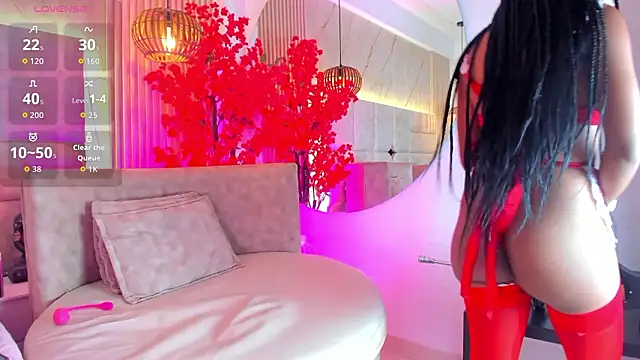 Snapshot of EmmaLovve chatting on 03/27/26, 02:42 EmmaLovve online show from 03/27/26, 02:42