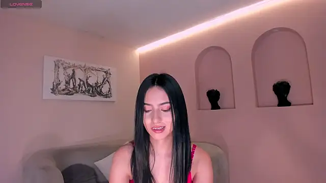 LucieMartin online show from 04/08/26, 07:26