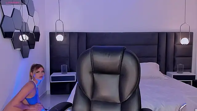 Snapshot of KyomiVelvet chatting on 02/18/26, 07:21 KyomiVelvet online show from 02/18/26, 07:21