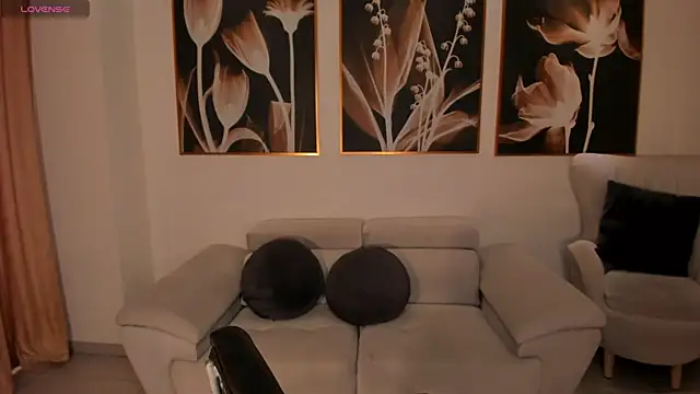 IsabellaMorettiX online show from 05/15/26, 04:21