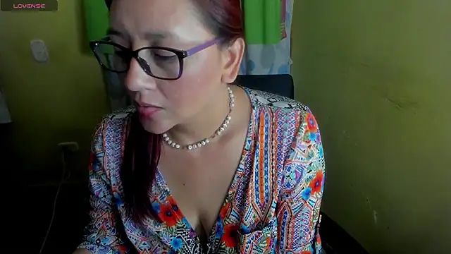 LuciaMiilf online show from 06/01/26, 03:18