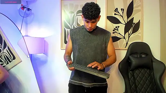 justin payn14 online show from 03/26/26, 02:37