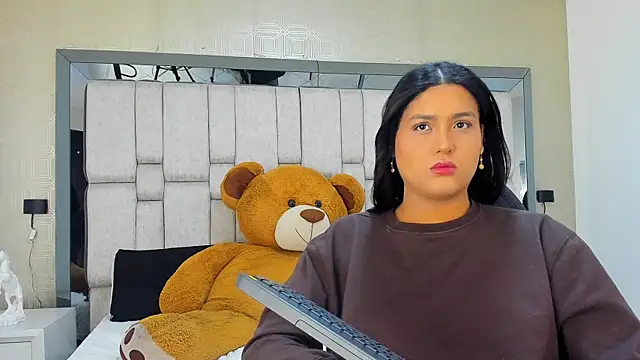 ValeryCooper18 online show from 02/17/26, 07:55