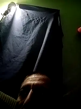 Snapshot of bigbooietx chatting on 02/18/26, 08:33 bigbooietx online show from 02/18/26, 08:33