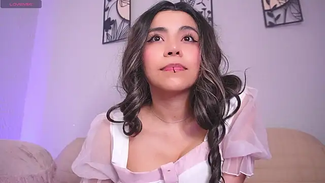 loveegirll1 online show from 04/15/26, 05:13