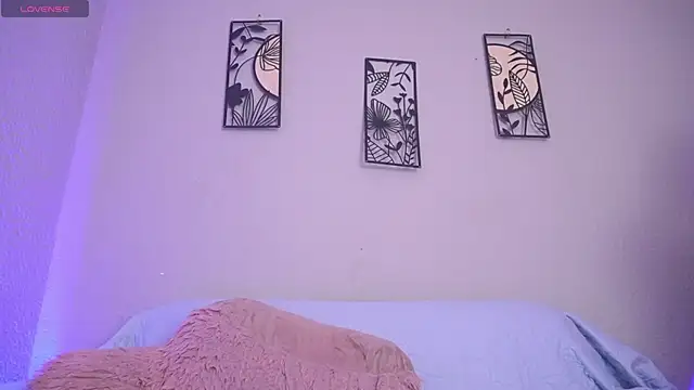 loveegirll1 online show from 04/30/26, 02:51