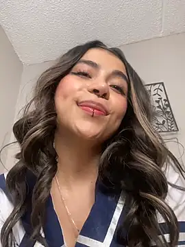 loveegirll1 online show from 02/03/26, 06:33