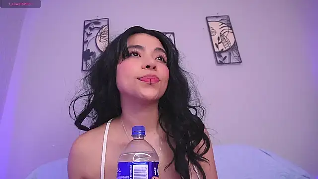 loveegirll1 online show from 04/29/26, 02:49