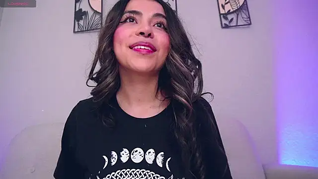 loveegirll1 online show from 02/27/26, 03:51