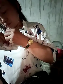 baby 112233 online show from 04/14/26, 02:00