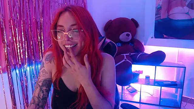 mere in redd online show from 04/15/26, 02:54